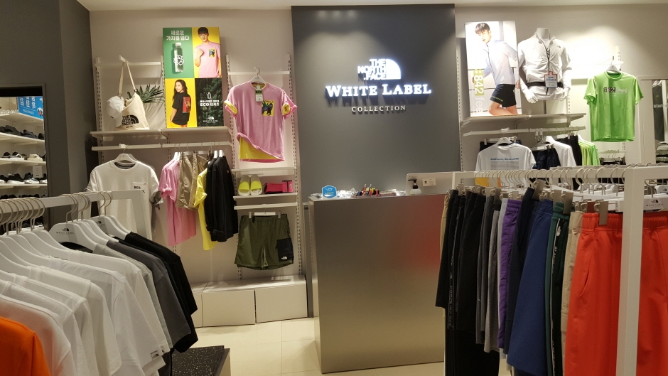 The North Face White Label - Starcity Mall Branch [Tax Refund Shop] (노스페이스 화이트라벨건대스타시티)