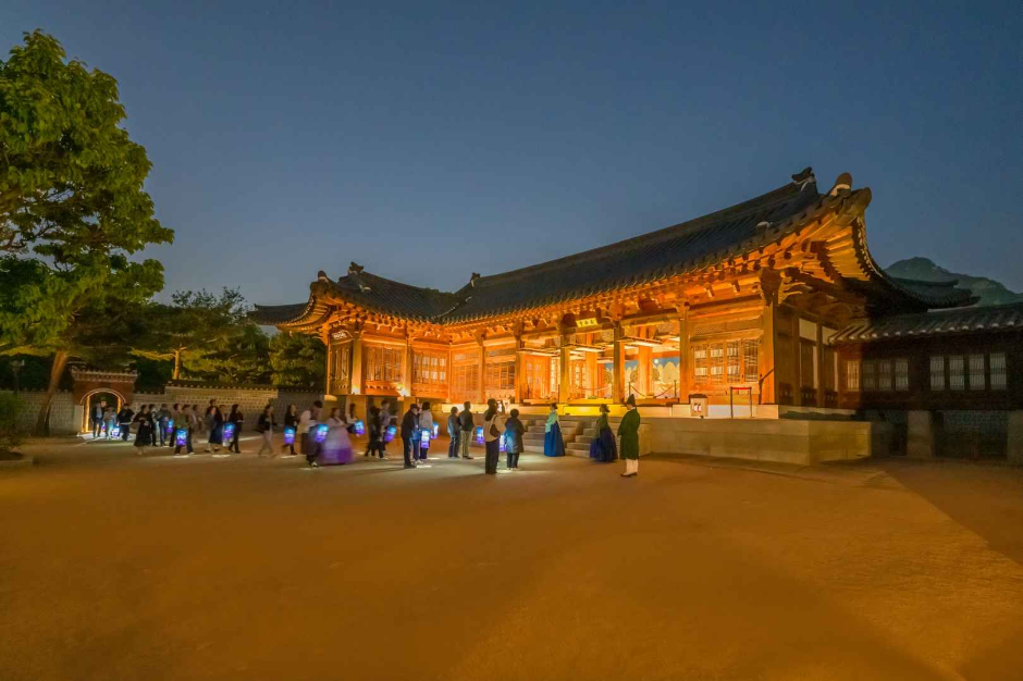 Tour bajo las Estrellas del Palacio Gyeongbokgung (경복궁 별빛야행)