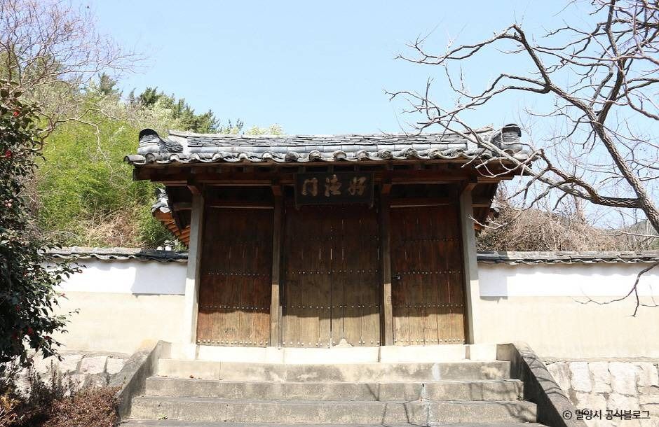 용산서원(밀양)