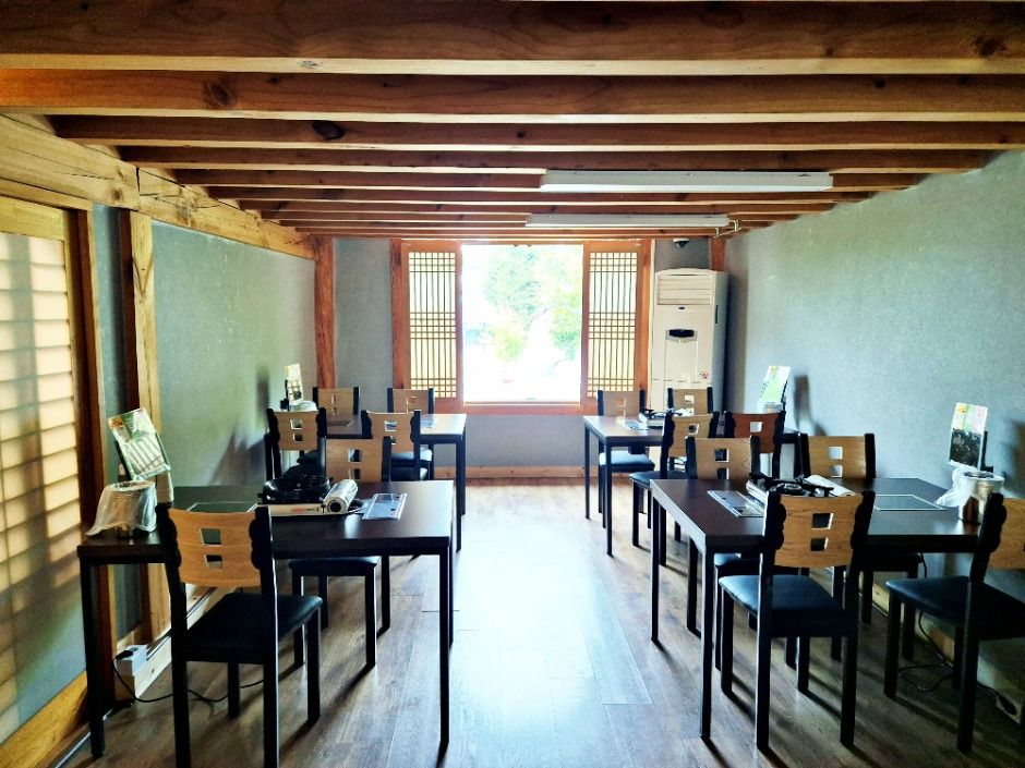 Pyeonbaeksanghoe Jecheon (편백상회 제천점)