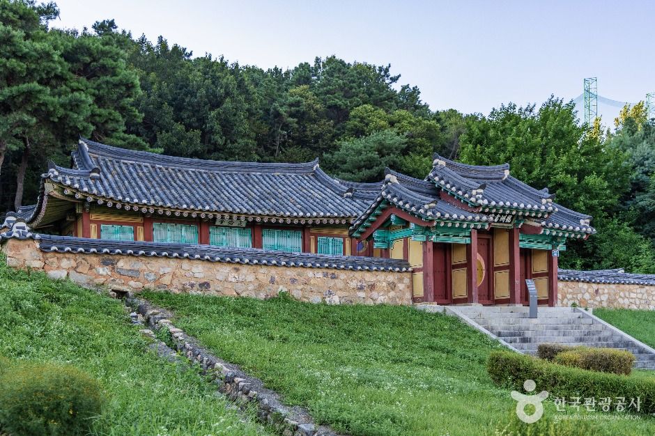 thumbnail-용주서원-9