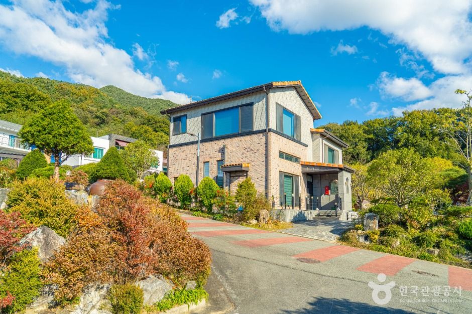 thumbnail-구례예술인마을-1