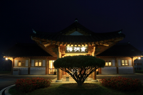 O Dong Jae - Traditional Korean Hotel (한옥호텔 오동재)