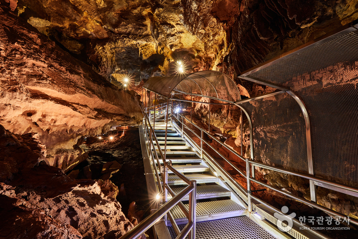 Cueva del Murciélago Dorado Cheongok (천곡황금박쥐동굴)