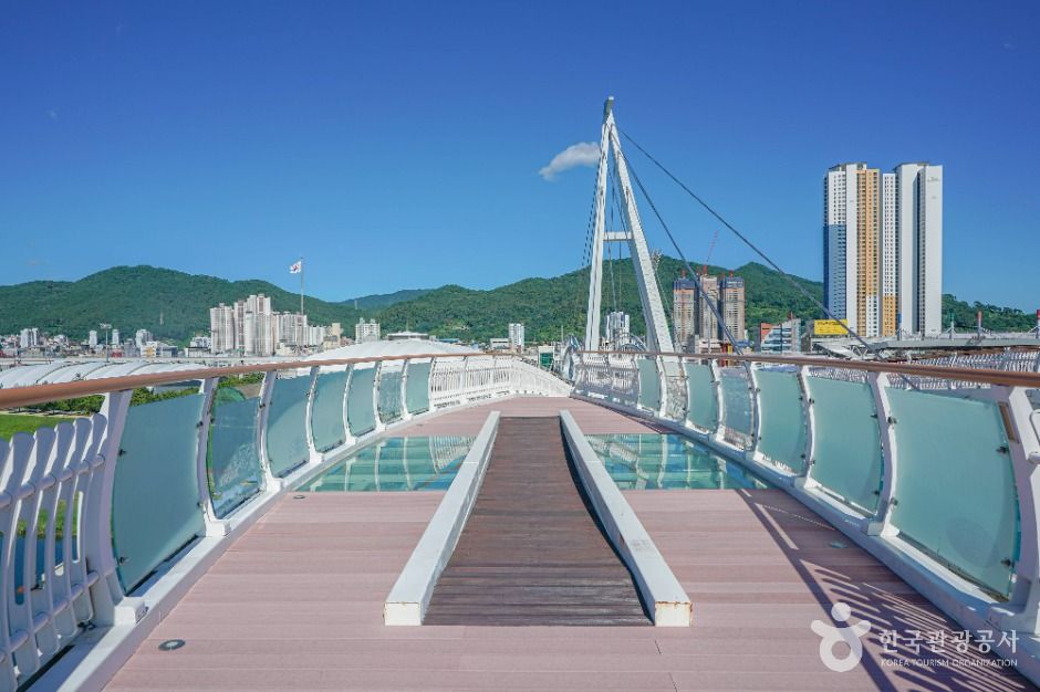 양산천 구름다리