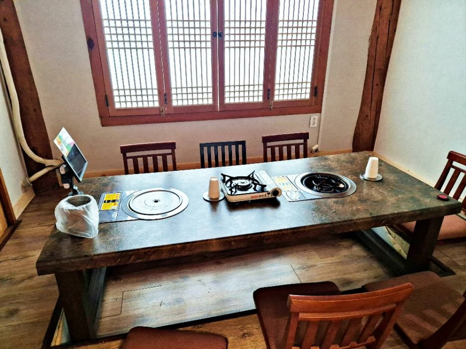 Pyeonbaeksanghoe Jecheon (편백상회 제천점)