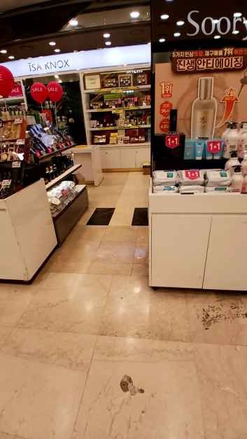 [事後免税店] ISA KNOX（イザノックス）・NC百貨店プルグァン（仏光）店(이자녹스 NC백화점 불광점)