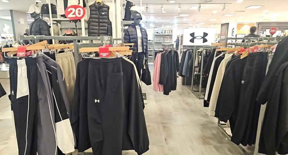 thumbnail-[事後免税店] UNDER ARMOUR（アンダーアーマー）・ ニューコアアウトレットピョンチョン（坪村）店(언더아머 뉴코아아울렛 평촌점)-0