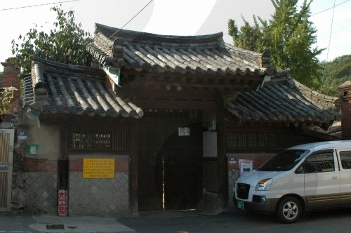 House of Yi Jang-u (이장우 가옥)