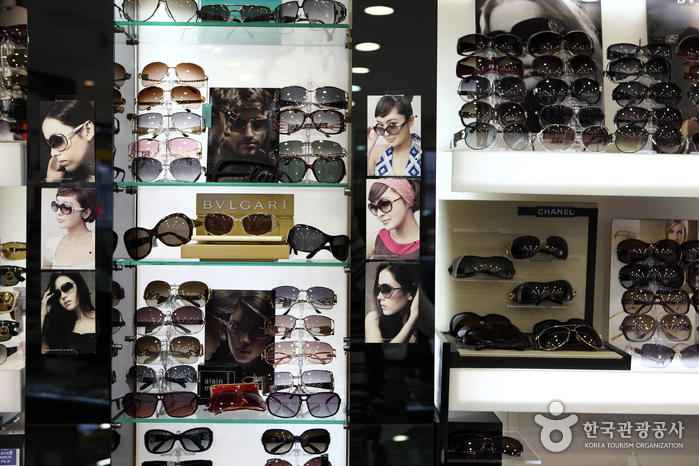 Gana Glasses (가나 안경원 - 명동2호점)