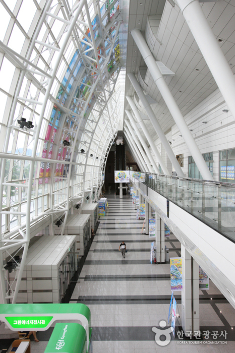 Centre de Convention et d'Exposition de Changwon (CECO 창원컨벤션센터)