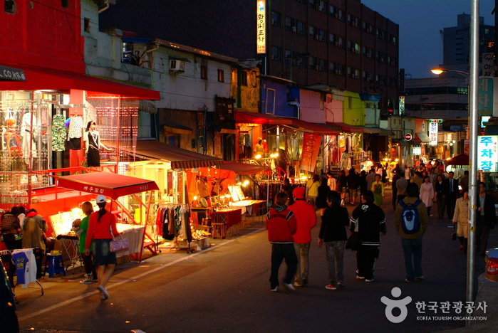 Hongdae (Hongik University Street) (홍대)