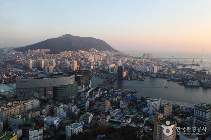 龍頭山公園（용두산공원）