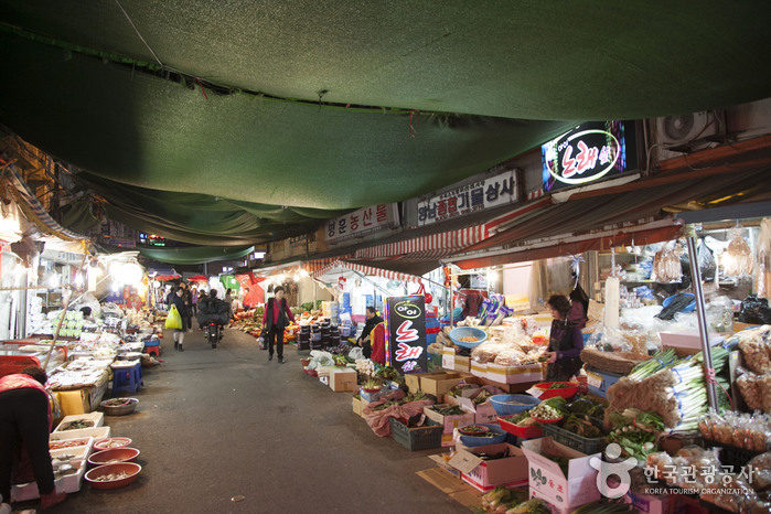 Busan Jungang Market (부산 중앙시장)