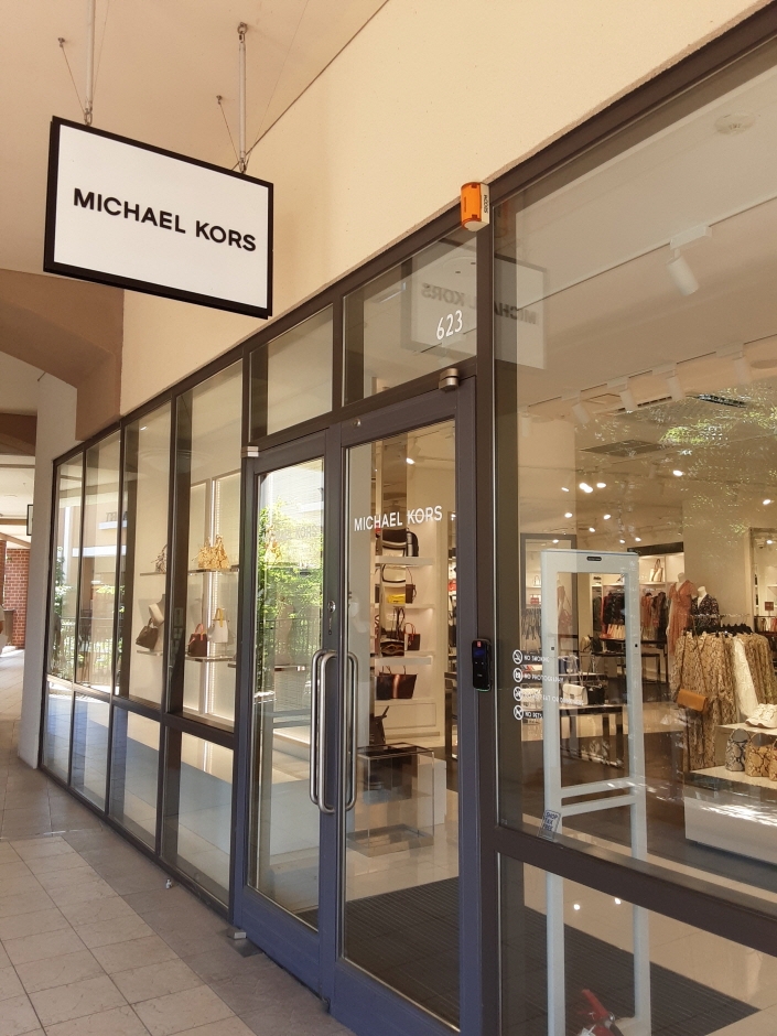 Michael Kors - Shinsegae Paju Branch [Tax Refund Shop] (마이클코어스 신세계 파주점)