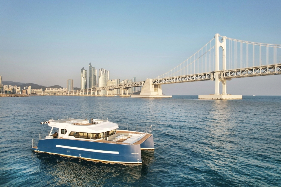 Haeundae River Cruise (해운대리버크루즈)