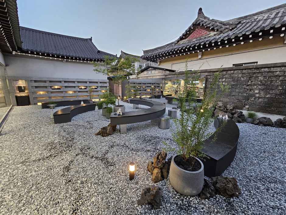 thumbnail-[事後免税店]Olive Young・キョンジュファンナム（慶州皇南）店(올리브영 경주황남점)-1