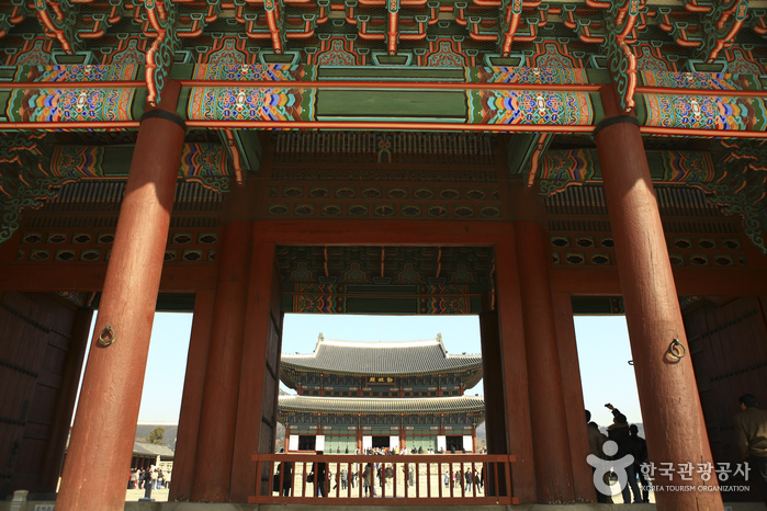 Gyeongbokgung Palace (경복궁)