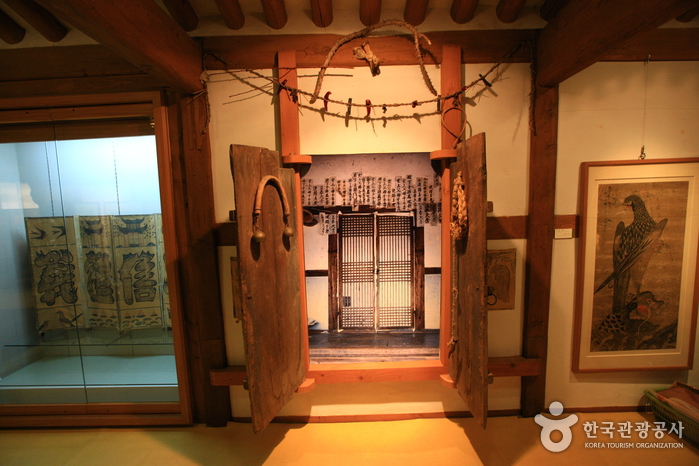 Gahoe Museum (가회박물관)