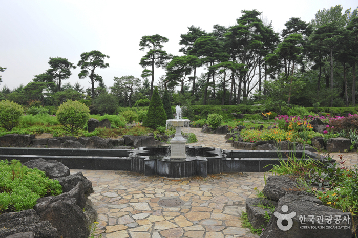 The Botanical Garden BCJ (Byeokchoji) (벽초지 문화수목원)