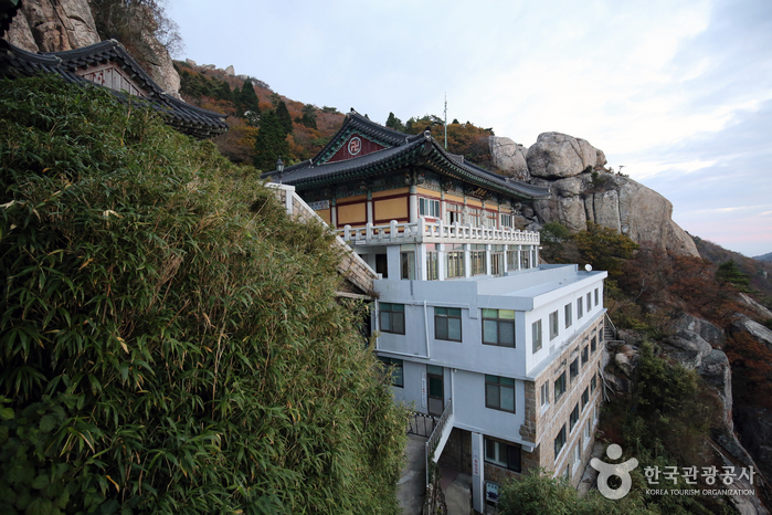 Ermita Boriam del Monte Geumsan en Namhae (금산 보리암(남해))