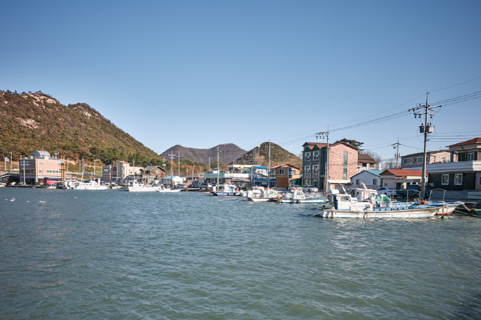 Sinsido Island Fishing Experience Village (신시도 어촌체험마을)