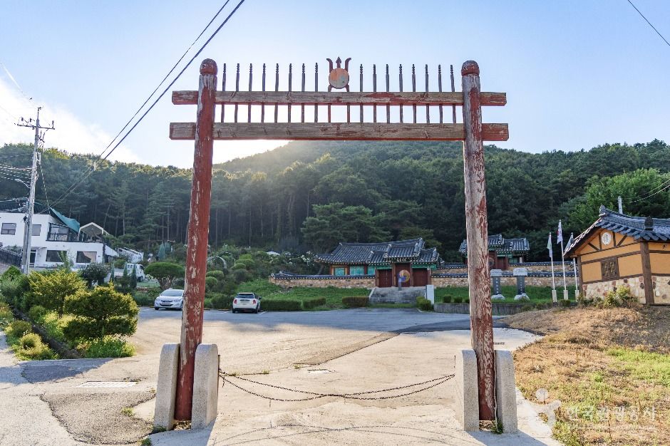 thumbnail-용주서원-12