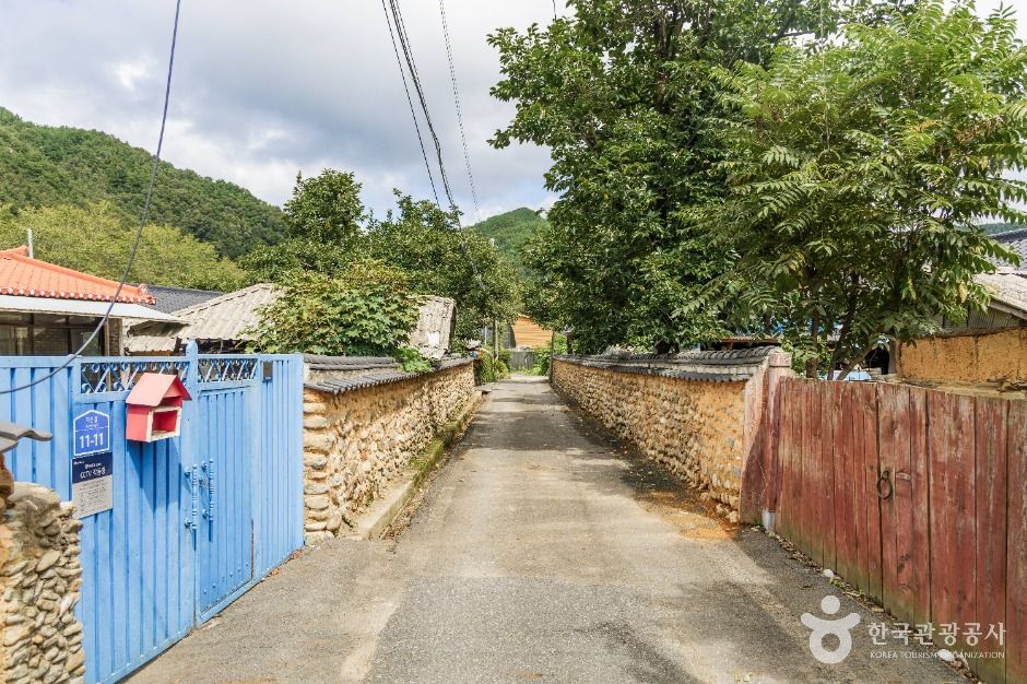 무주 지전마을 옛 담장