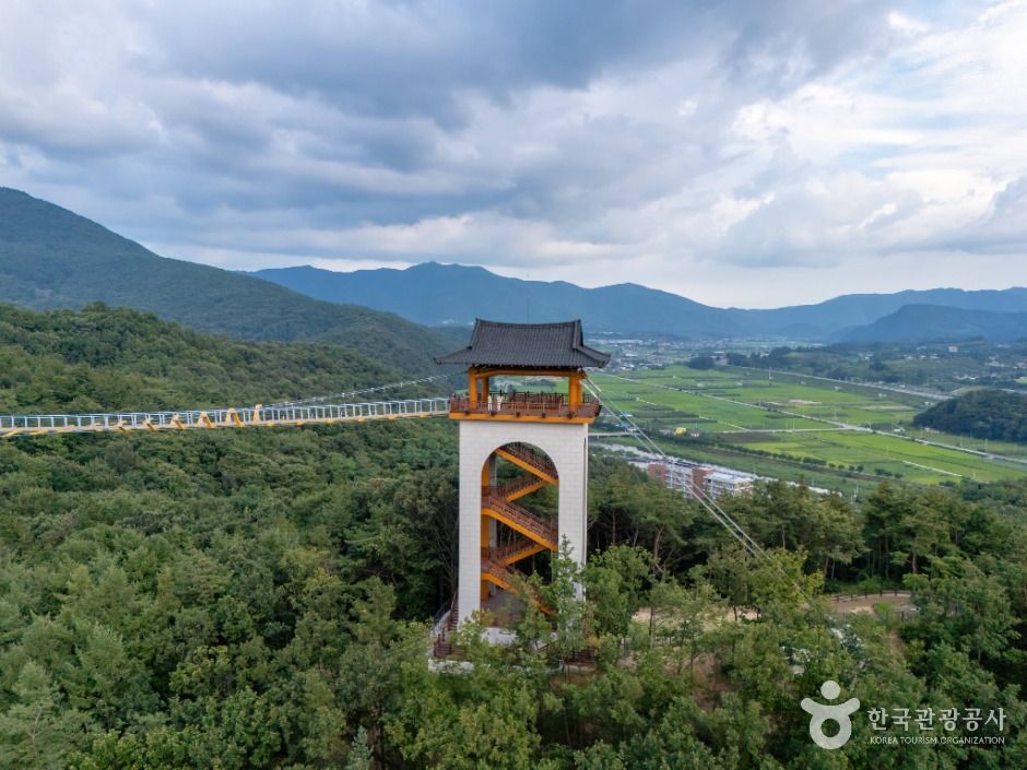 봉명산 출렁다리