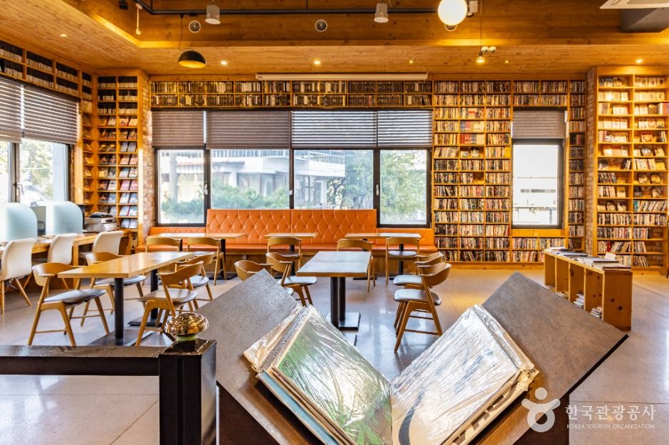 전주영화호텔 영화도서관