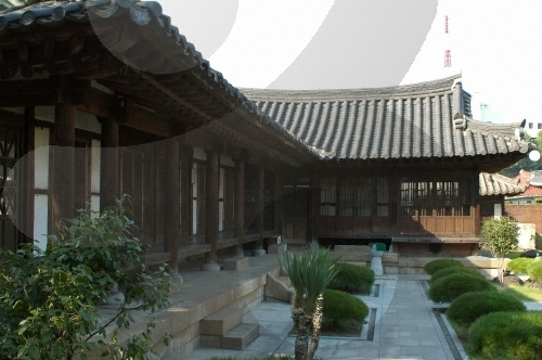 House of Yi Jang-u (이장우 가옥)
