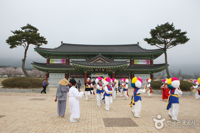 Yeongam Wangin Culture Festival (영암왕인문화축제)