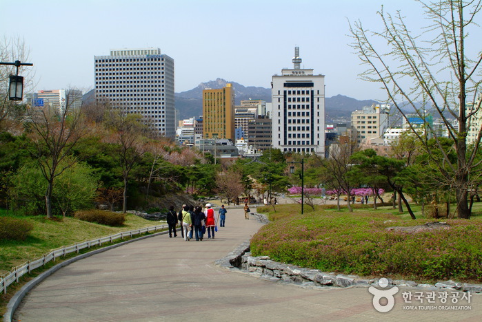 Namsangol Hanok Village (남산골 한옥마을)