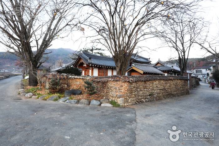 Jirisan Hanok Village [Korea Quality] / 지리산한옥마을[한국관광 품질인증]