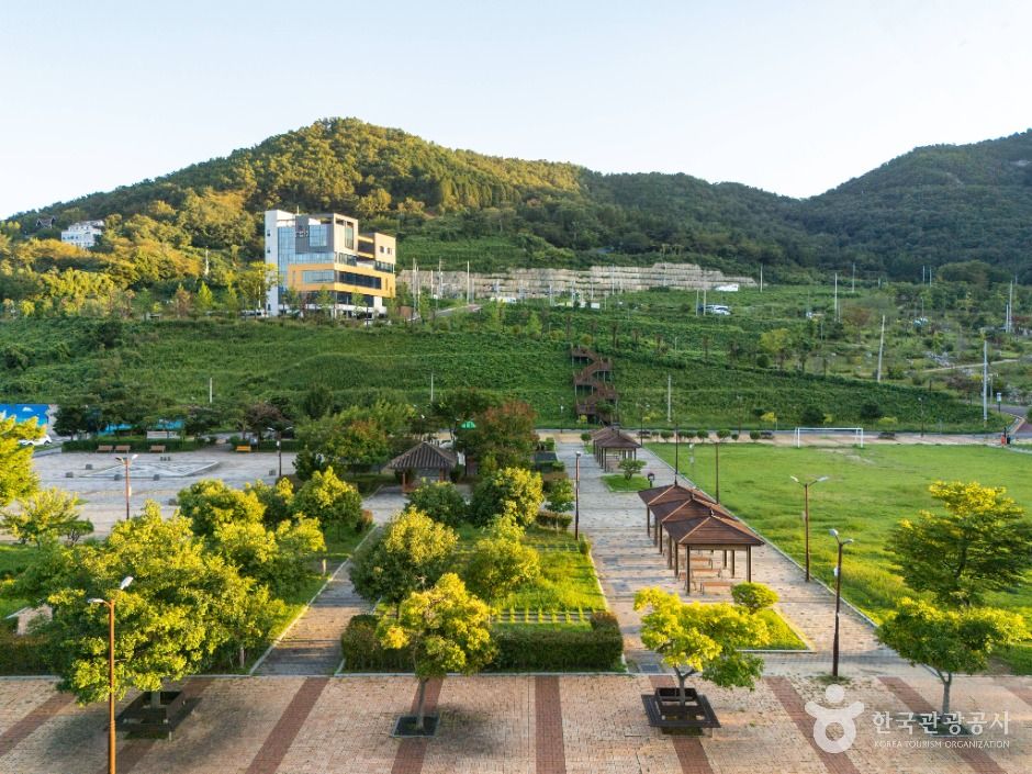 thumbnail-가포본동친수문화공원-1