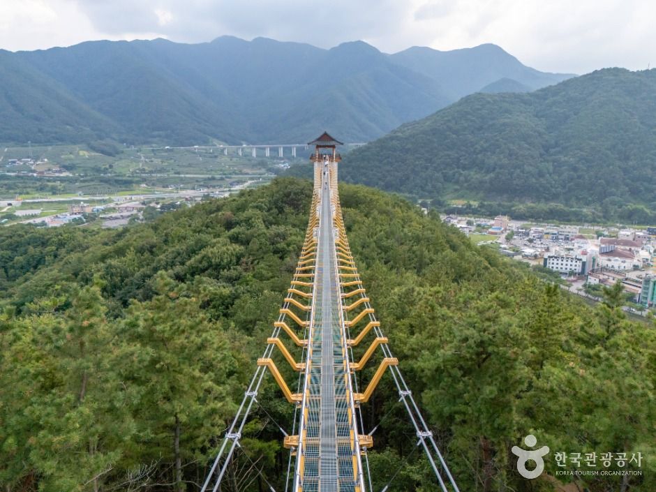 봉명산 출렁다리