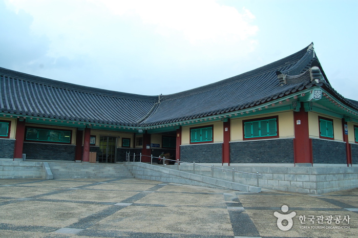 May 18th National Cemetery (국립 5.18 민주묘지)