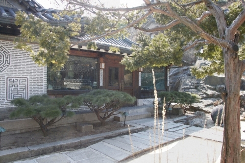 石坡廊（석파랑）