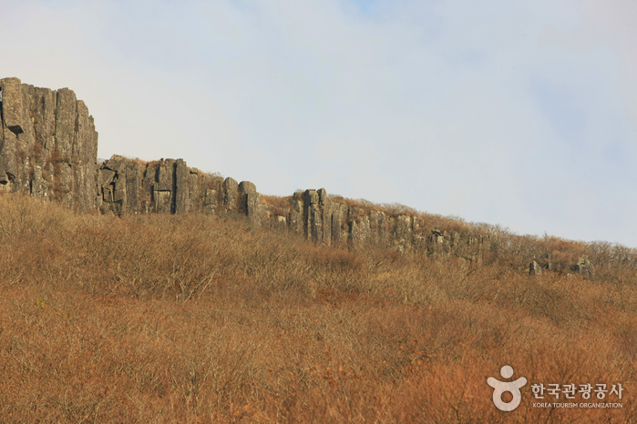 Jusangjeolli Cliff of Mudeungsan Mountain (무등산 주상절리대)