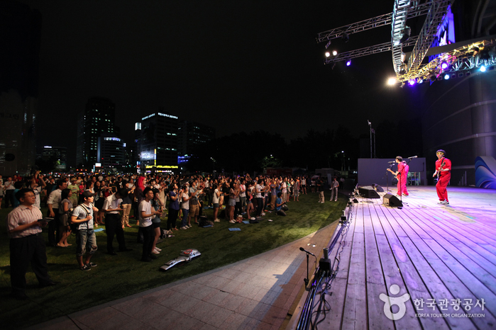 Seoul Plaza (서울광장)