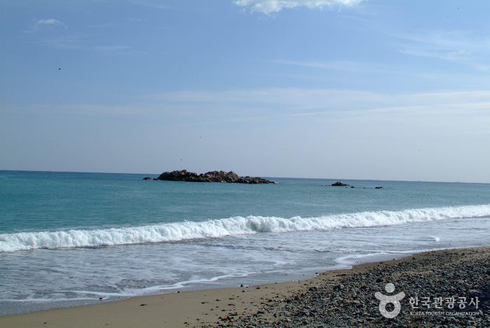 Underwater Tomb of King Munmu (경주 문무대왕릉)