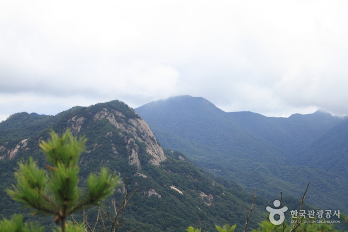 Joryeongsan Mountain (조령산)