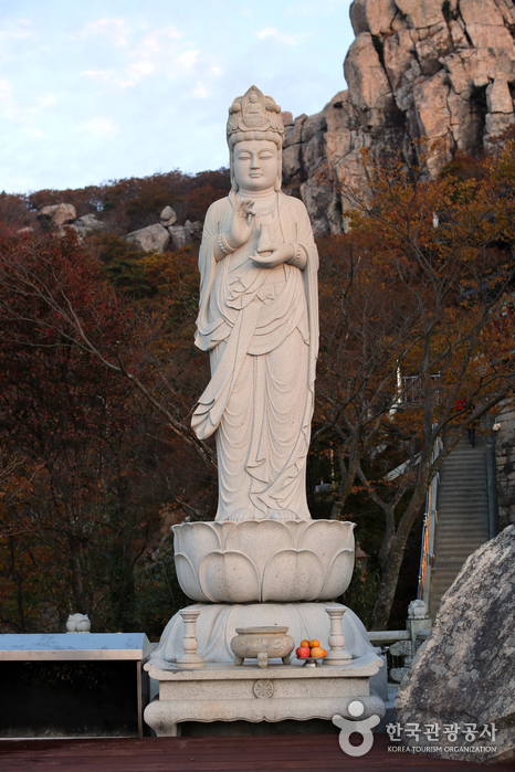 Храм Пориам на горе Кымсан (Намхэ) (금산 보리암(남해))