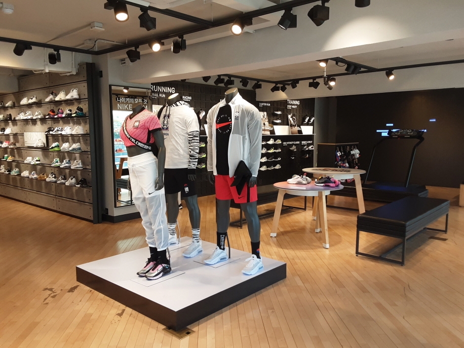 Nike - Apgujeong Rodeo Branch [Tax Refund Shop] (나이키 압구정로데오)