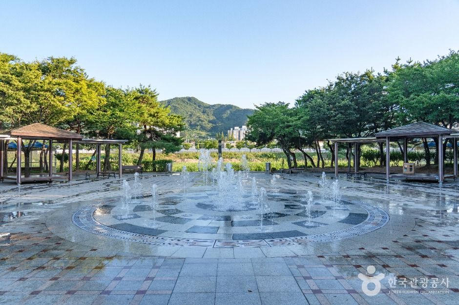 강변공원