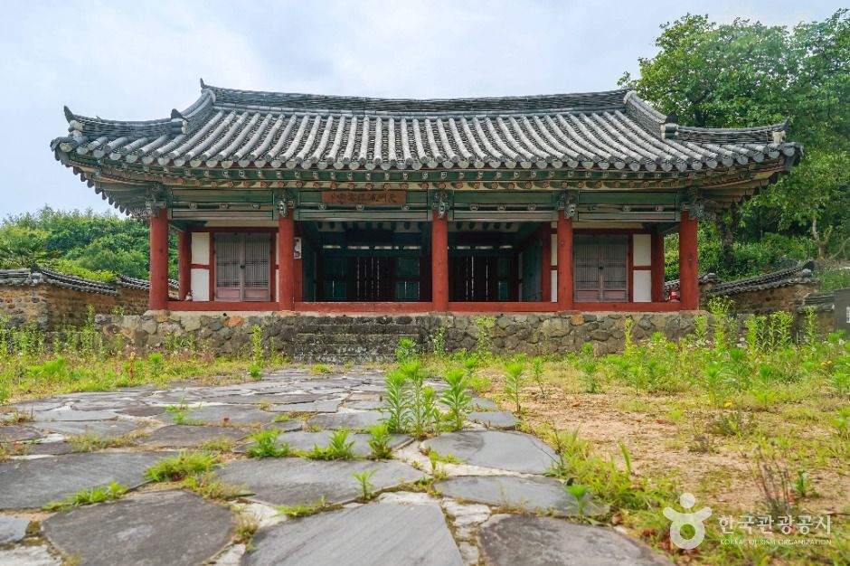 장목진객사
