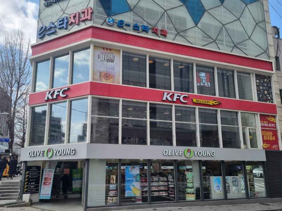 thumbnail-올리브영 신촌역점-0