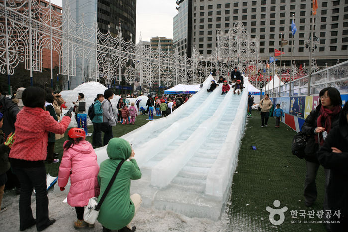 City Hall (Seoul Plaza) (서울광장)