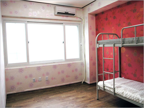 Hwaseong Guest House (화성 게스트하우스)