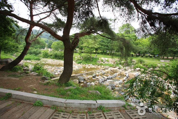 Sitio Turístico del Monte Yongmunsan (용문산 관광지)